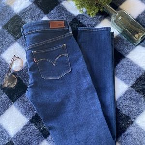 Lovin Levi’s Slight Curve Jean 28